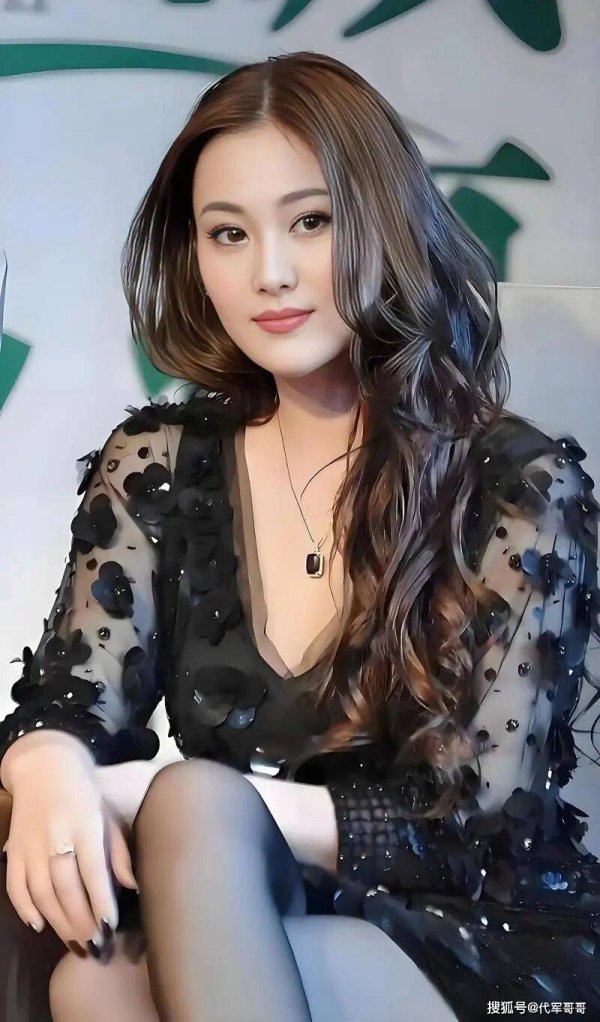 最大的股票配资公司 39岁张馨予近况曝光！嫁给何捷7年没生孩子，如今尽情享受丁克生活